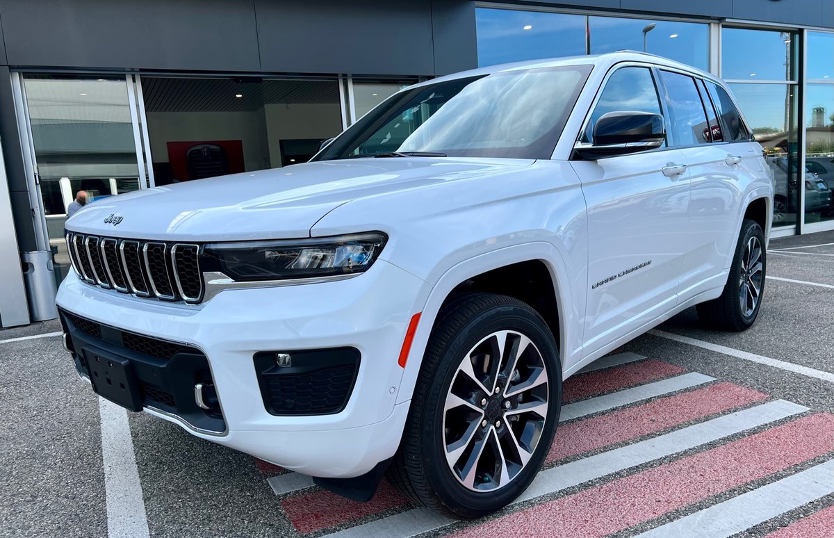 JEEP Grand Cherokee 5.7 364cv V8 O vorführwagen für CHF 96'900,