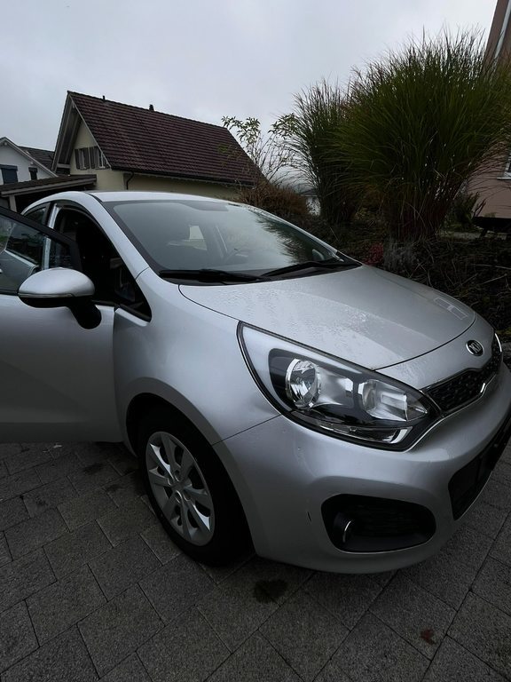 KIA Rio 1.4 CVVT Trend gebraucht für CHF 7'100,