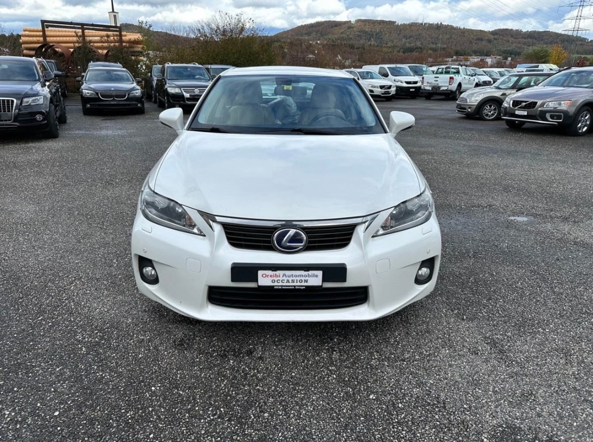 LEXUS CT 200h 1.8 excellence CVT gebraucht für CHF 6'990,