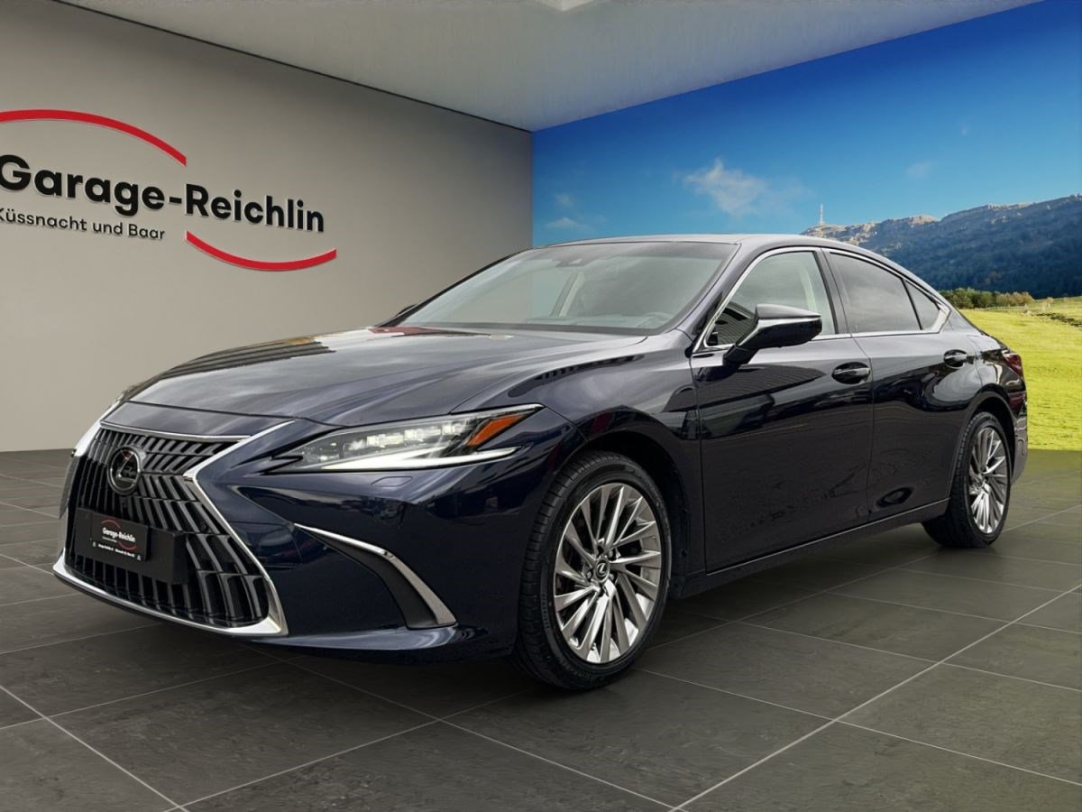 LEXUS ES 300h excellence gebraucht für CHF 55'490,