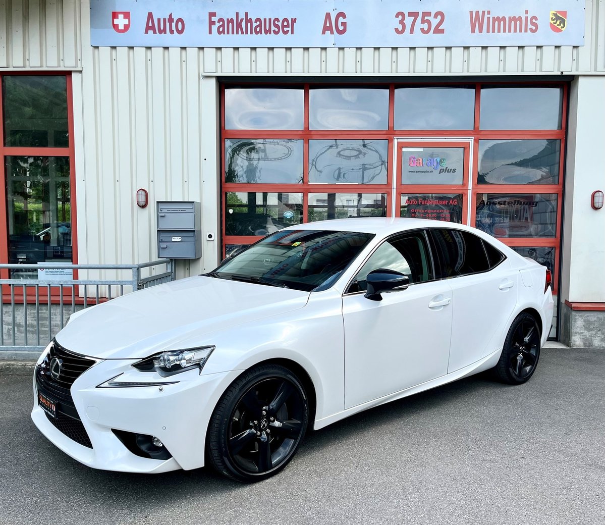 LEXUS IS 200t Sport Automatic gebraucht für CHF 27'900,