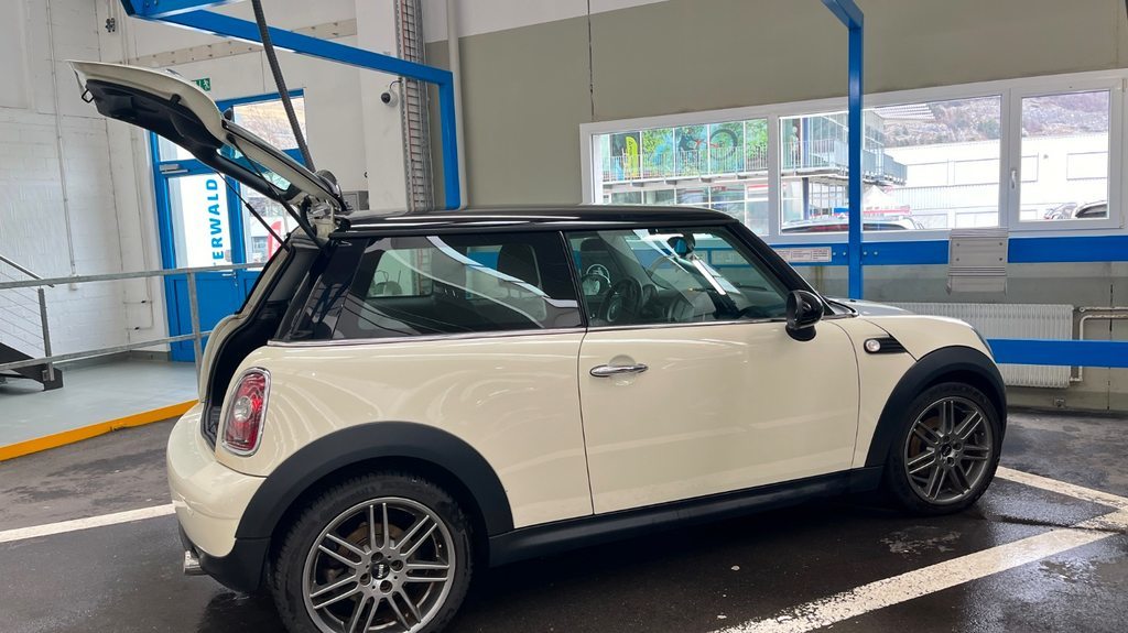 MINI Mini R56 1.6 D Cooper gebraucht für CHF 4'400,