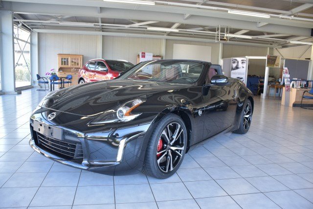 NISSAN 370 Z Roadster Pack vorführwagen für CHF 42'500,