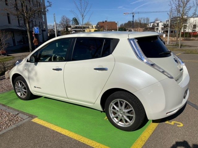 NISSAN Leaf Elektro gebraucht für CHF 6'900,