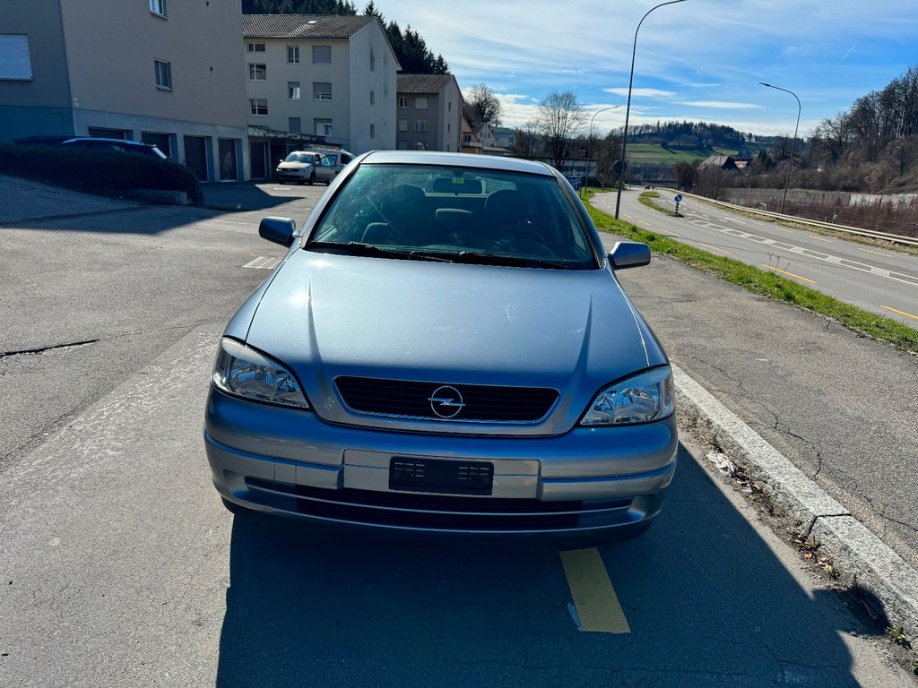 OPEL Astra 1.6i 16V Club gebraucht für CHF 2'450,