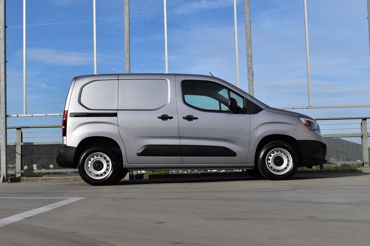 OPEL COMBO 1.5 ENJOY START/STOP l neu für CHF 24'999,