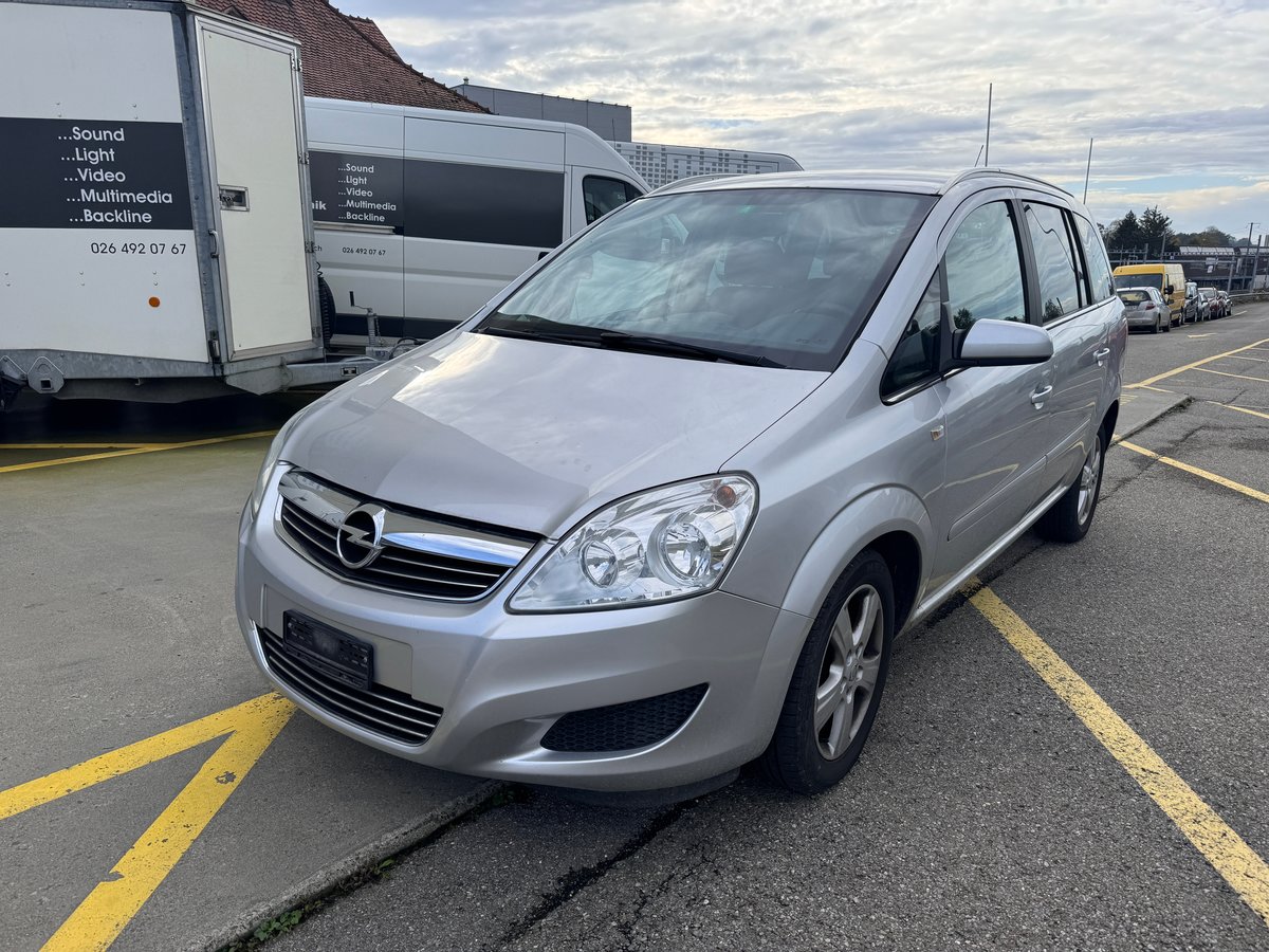 OPEL Zafira 2.2i 16V Enjoy Automat gebraucht für CHF 1'900,