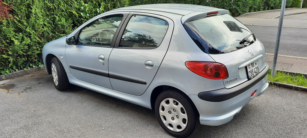 PEUGEOT 206 1.4 Look gebraucht für CHF 2'500,