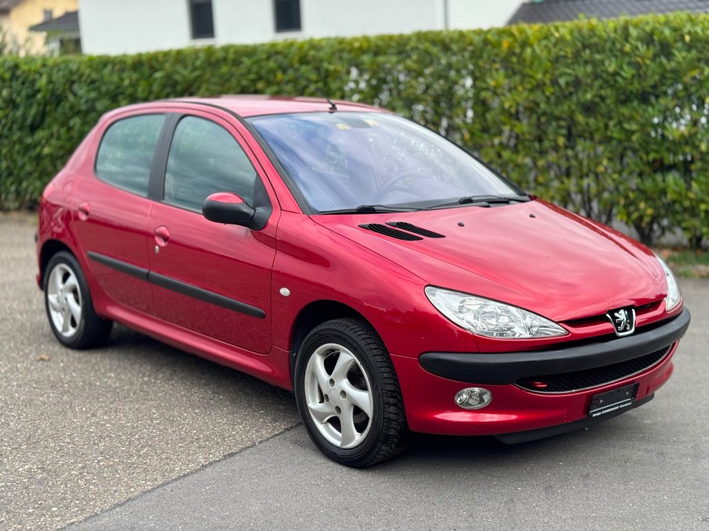 PEUGEOT 206 1.6 16V Black & Silver gebraucht für CHF 2'900,