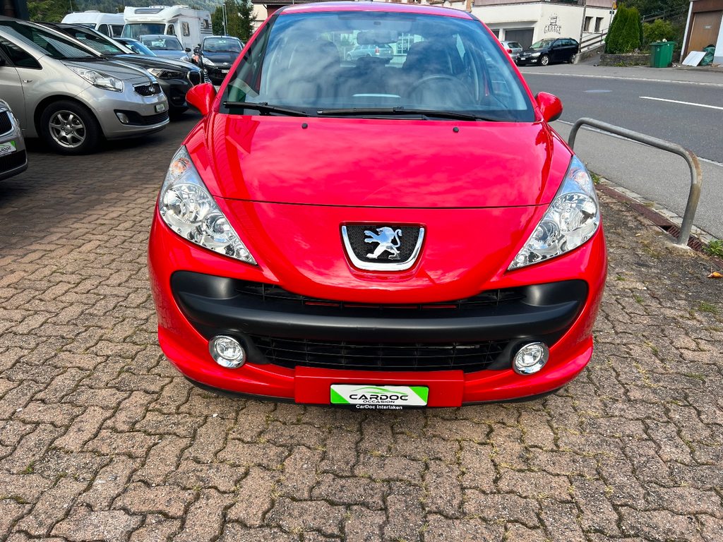 PEUGEOT 207 1.4 16V 95 Trendy gebraucht für CHF 5'690,