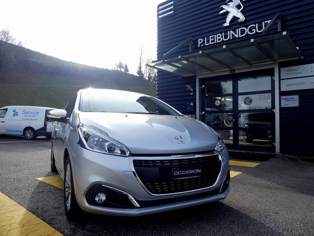 PEUGEOT 208 1.2 PureTech Allure Au gebraucht für CHF 18'800,