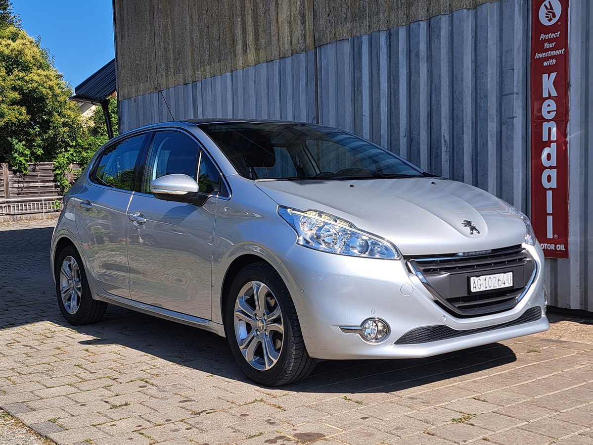 PEUGEOT 208 1.6 VTI Allure Automat gebraucht für CHF 10'800,