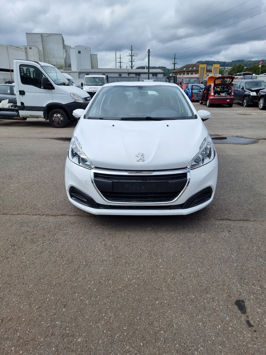 PEUGEOT 208 1.2 PureTech Allure EA gebraucht für CHF 3'990,