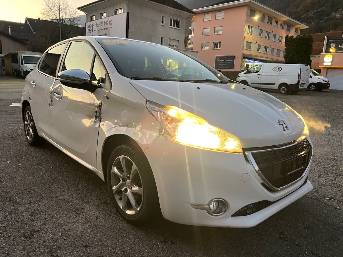 PEUGEOT 208 1.2 VTI Style gebraucht für CHF 2'400,