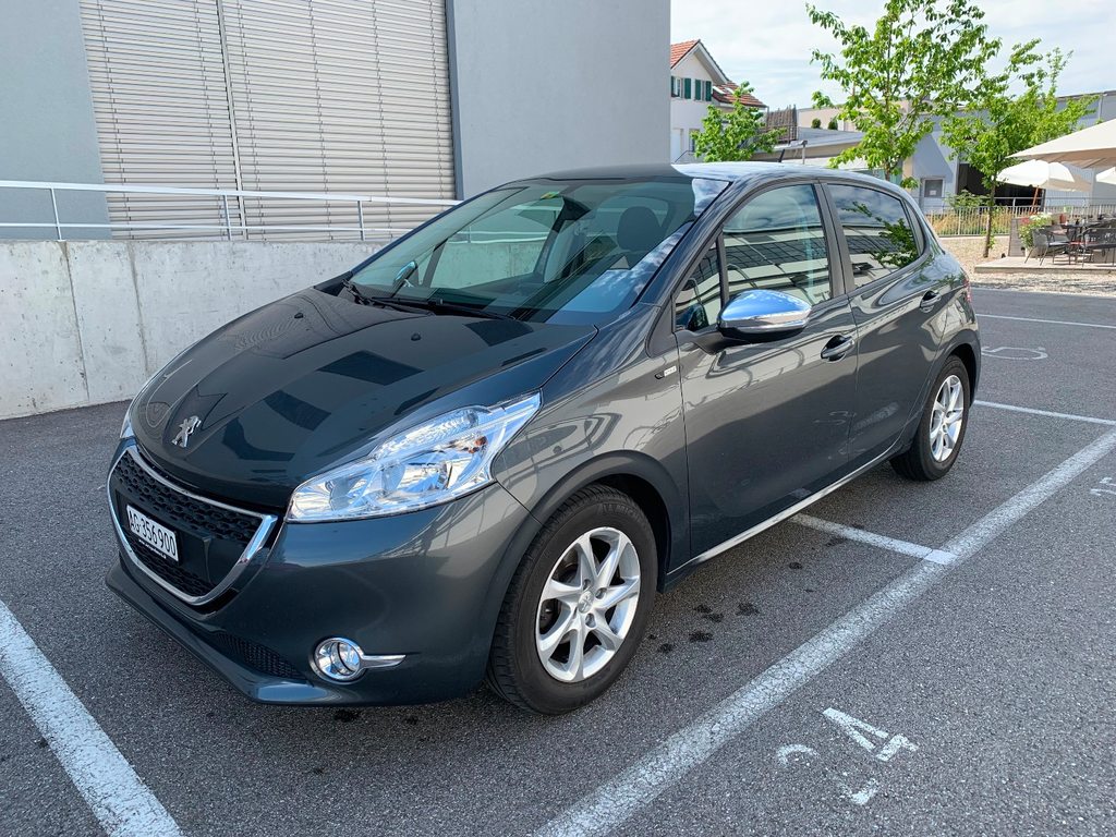 PEUGEOT 208 1.2 VTi Style gebraucht für CHF 4'900,