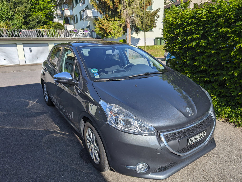 PEUGEOT 208 1.2 VTi Intuitive gebraucht für CHF 3'200,