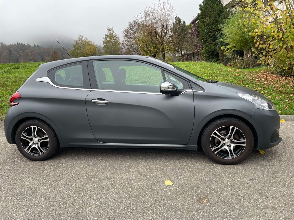 PEUGEOT 208 gebraucht für CHF 4'900,