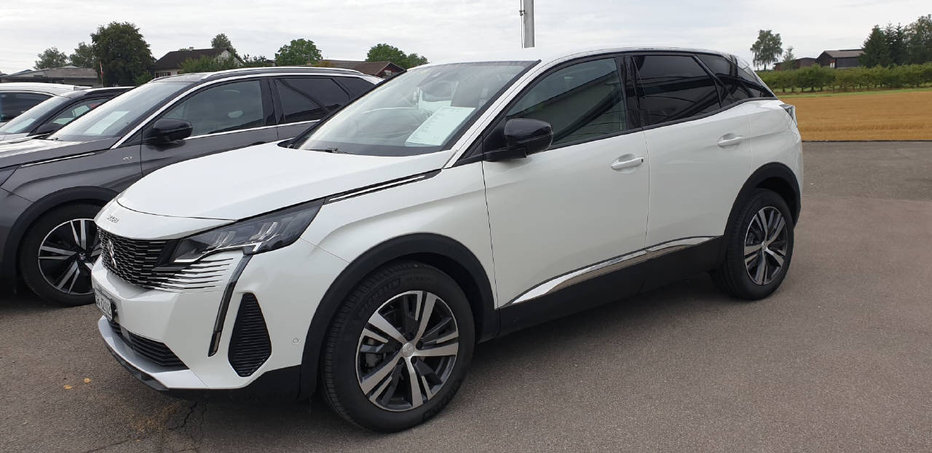 PEUGEOT 3008 1.2 PureTech Allure P vorführwagen für CHF 38'200,