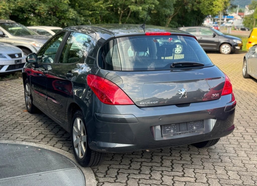 PEUGEOT 308 gebraucht für CHF 4'300,