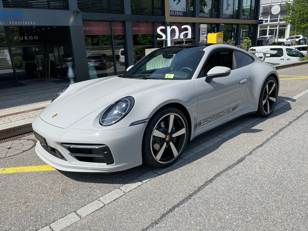 PORSCHE 911 Carrera PDK Aero Kit neu für CHF 154'000,