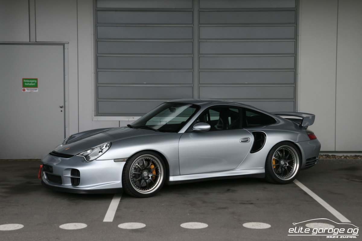 PORSCHE 911 Turbo GT2