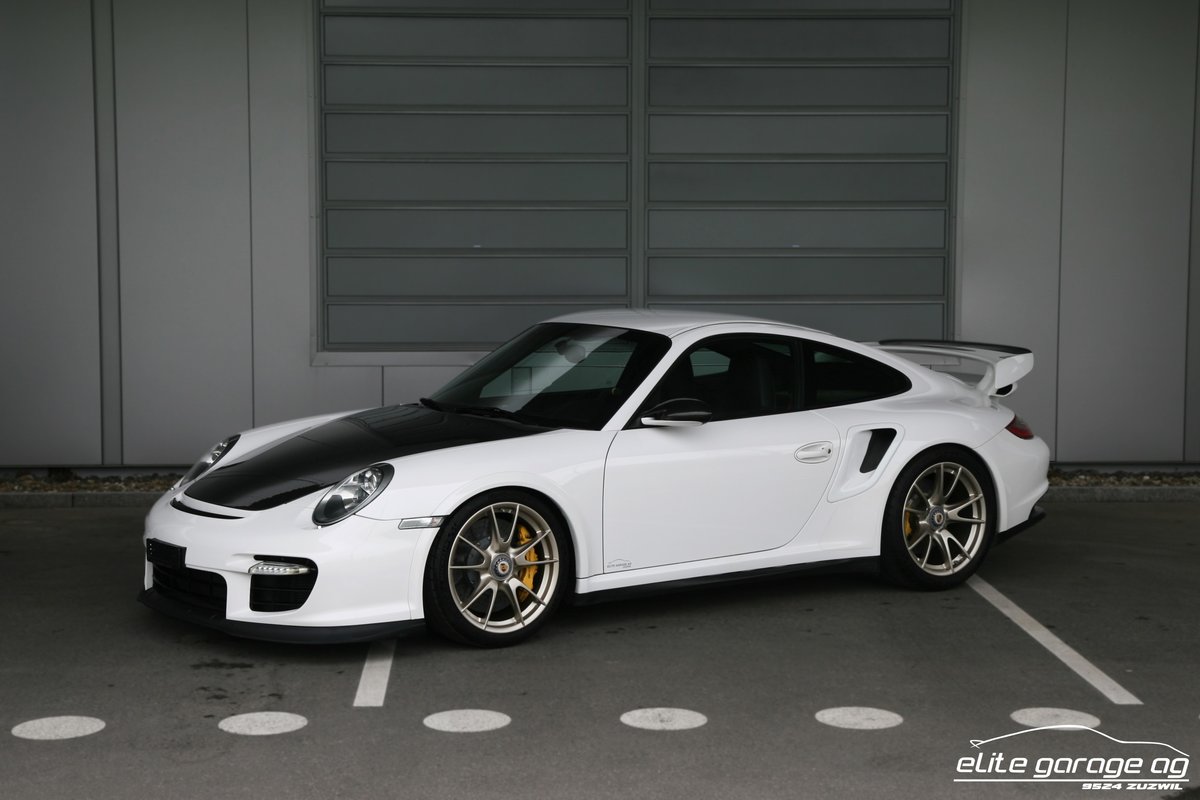 PORSCHE 911 GT2 RS