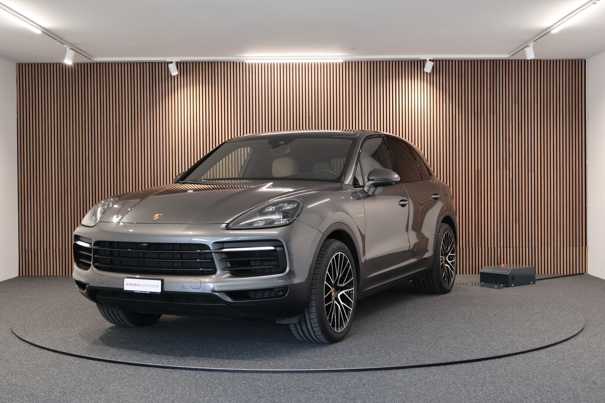 PORSCHE Cayenne E