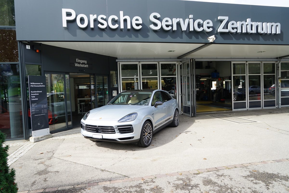 PORSCHE Cayenne Coupé E