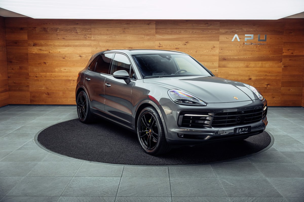 PORSCHE Cayenne E