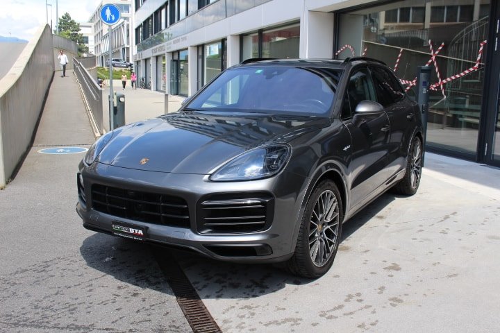 PORSCHE Cayenne E