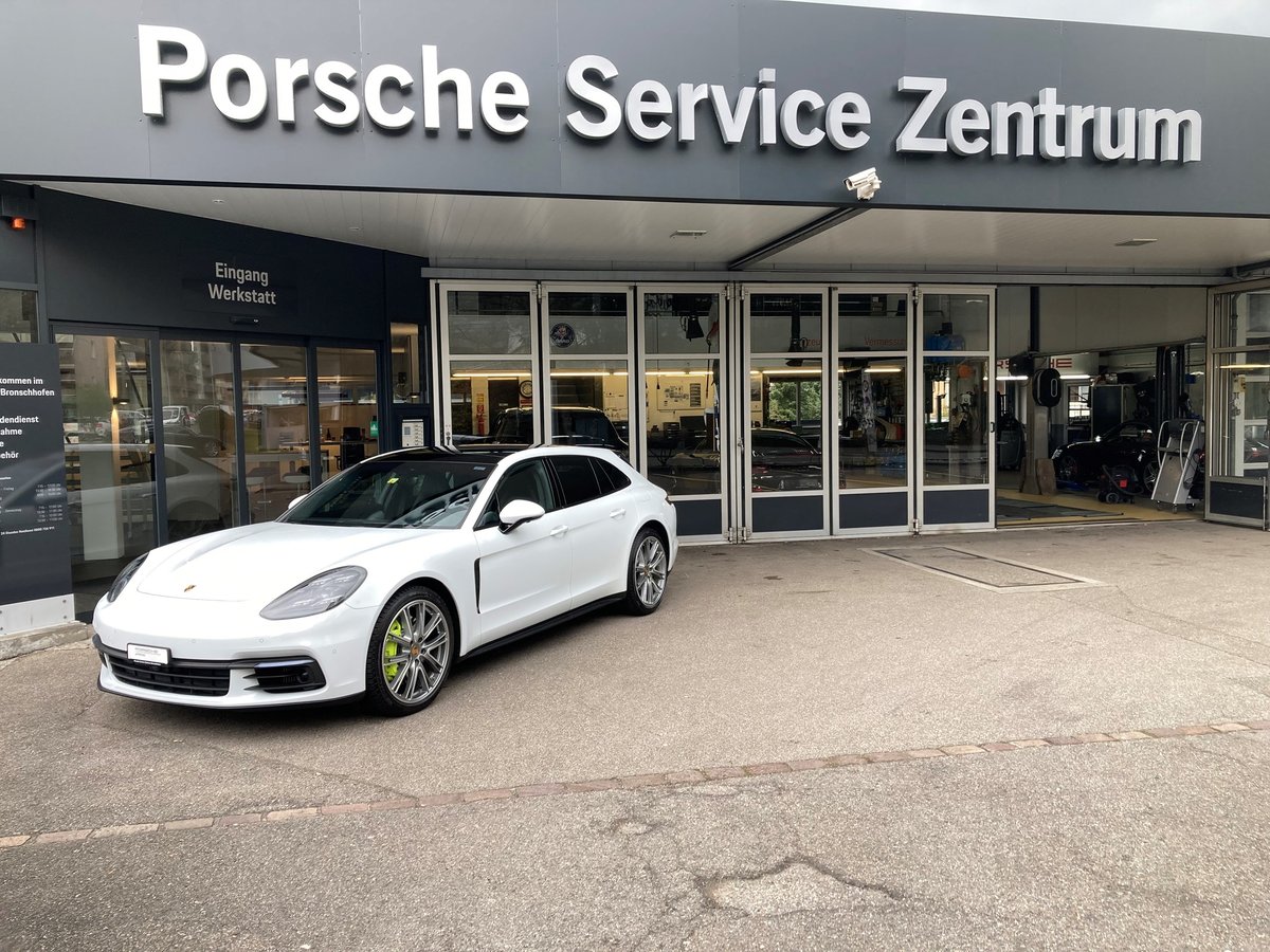 PORSCHE Panamera 4 E