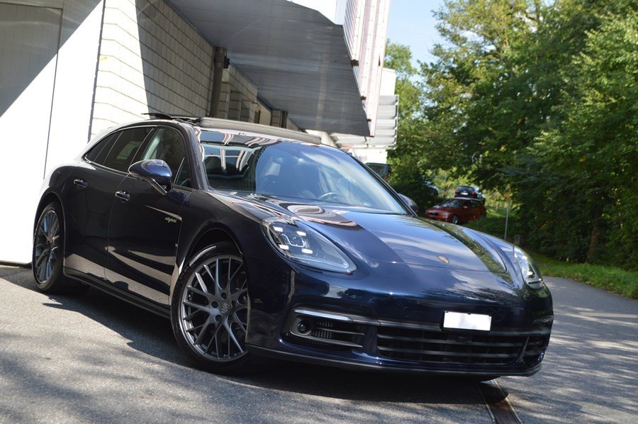 PORSCHE Panamera 4 E