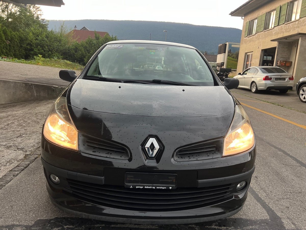 RENAULT Clio 1.2 16V Authentique gebraucht für CHF 1'300,