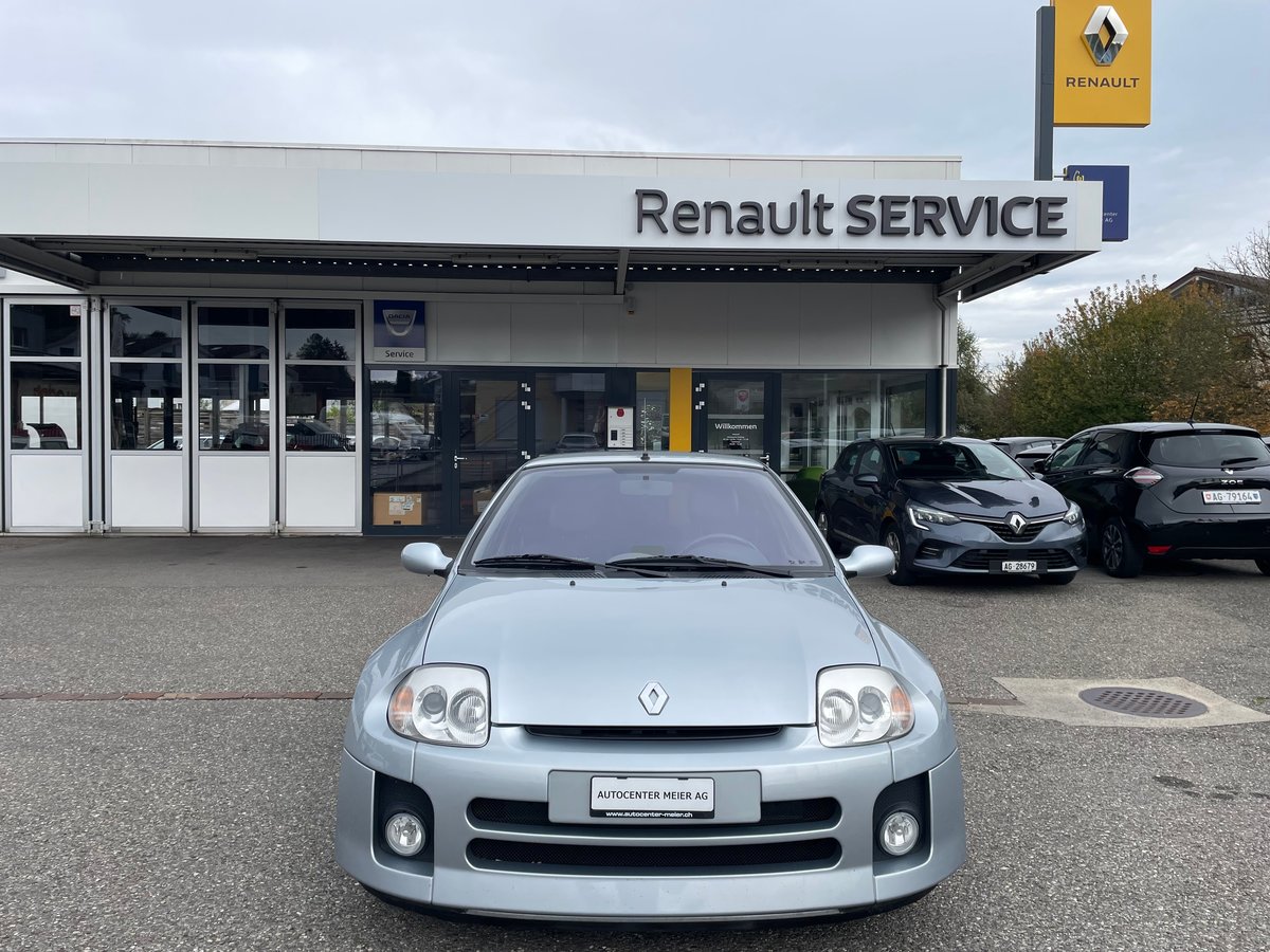 RENAULT Clio 3.0 V6 gebraucht für CHF 59'900,