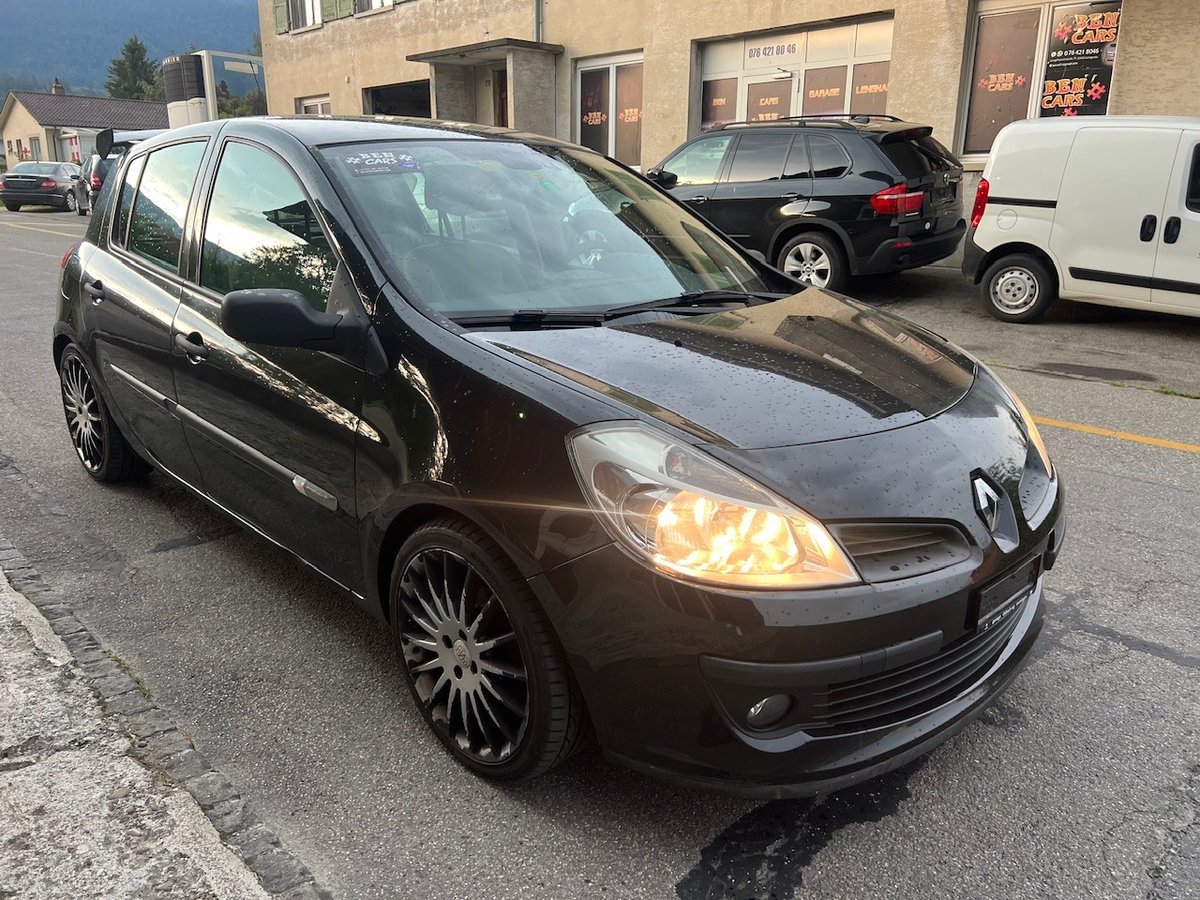 RENAULT Clio 1.2 16V Expression gebraucht für CHF 1'000,