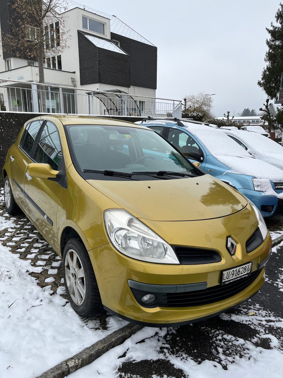 RENAULT Clio 1.6 16V Dynamique gebraucht für CHF 4'500,