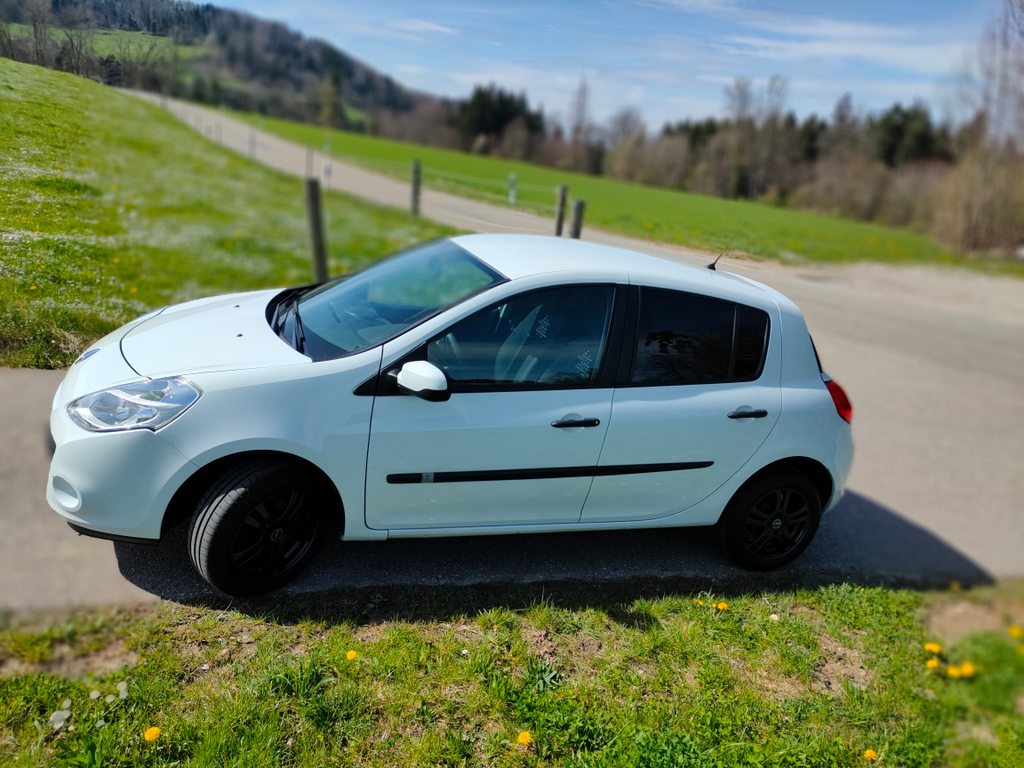 RENAULT Clio 1.2 16V 75 Yahoo gebraucht für CHF 3'700,