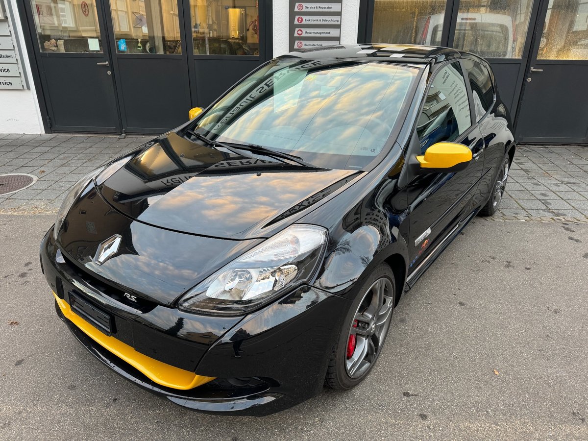 RENAULT Clio 2.0 16V Red Bull Raci gebraucht für CHF 17'900,