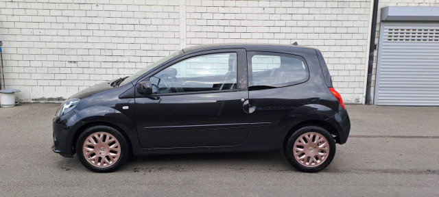 RENAULT Twingo 1.2 16V Dynamique gebraucht für CHF 5'900,