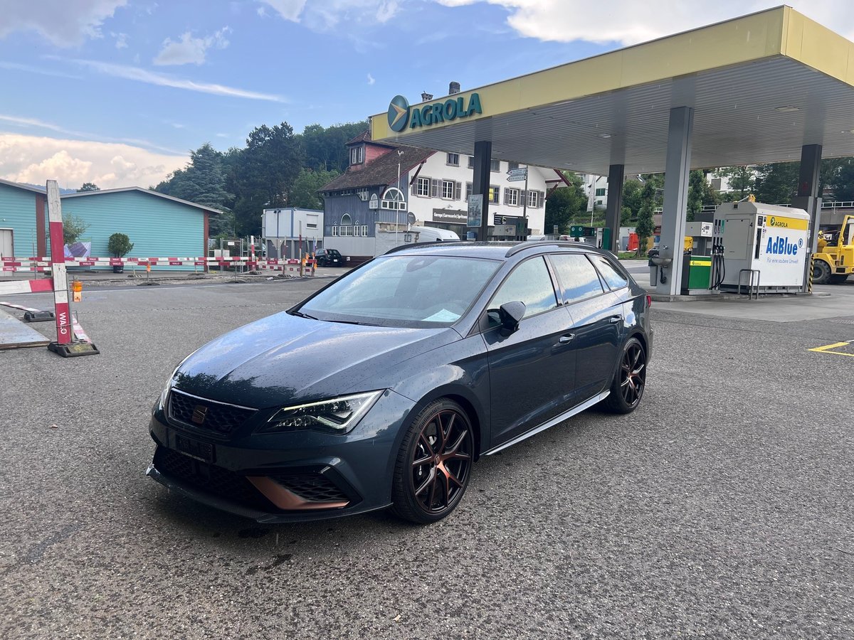 SEAT Leon ST 2.0 TSI R 300 4 Drive gebraucht für CHF 35'990,