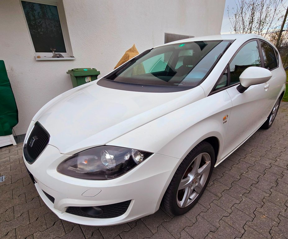 SEAT Leon 1.8 TSI Style DSG gebraucht für CHF 5'900,