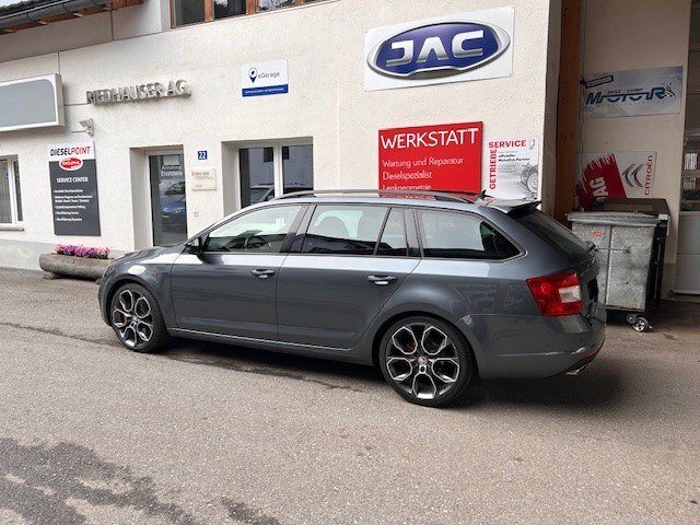 SKODA Octavia Combi 2.0 TDI RS DSG gebraucht für CHF 11'900,