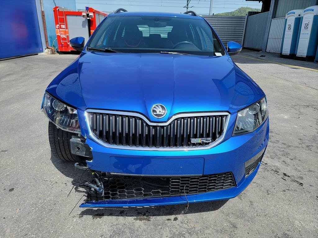 SKODA Octavia Combi 2.0 TDI RS 4x4 gebraucht für CHF 13'999,