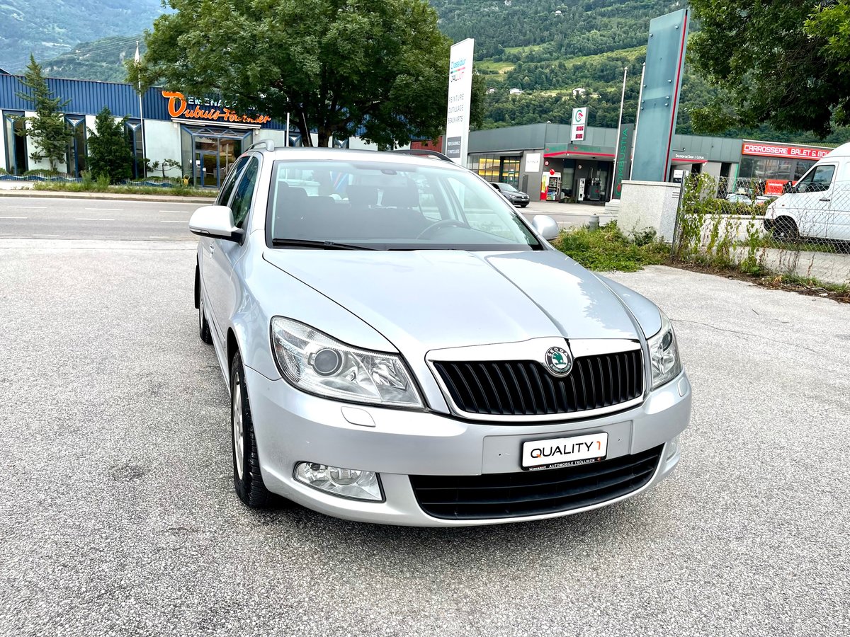 SKODA Octavia Combi 2.0 TDI Elegan gebraucht für CHF 5'500,