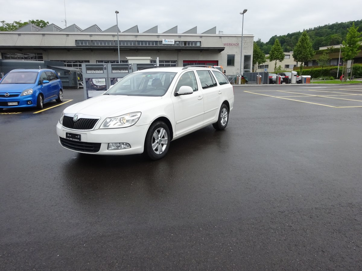 SKODA Octavia Combi 1.6 TDI Advent gebraucht für CHF 5'995,