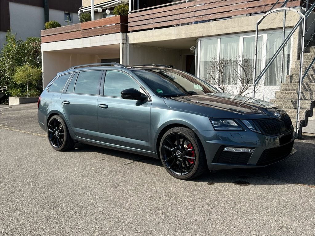 SKODA Octavia Combi 2.0 TSI 245 RS gebraucht für CHF 26'900,