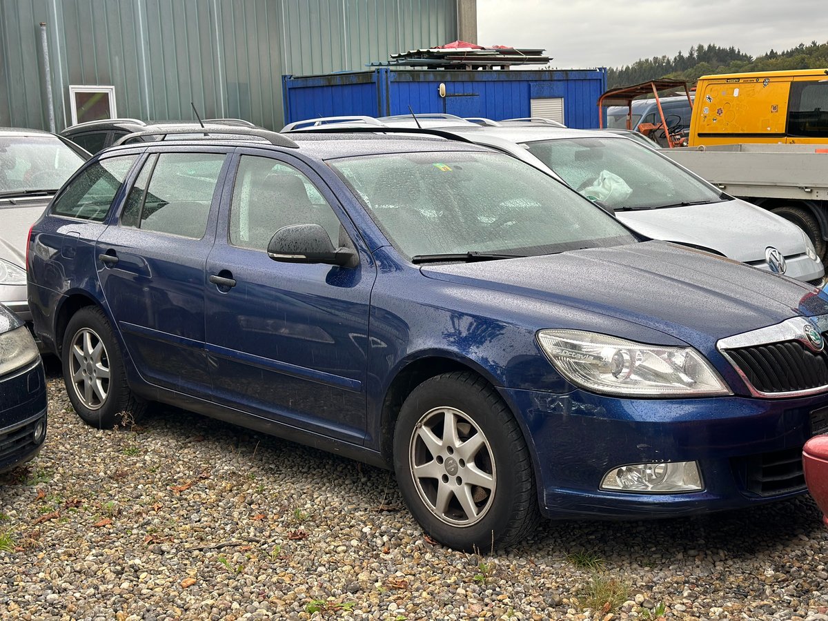 SKODA Octavia Combi 1.4 TSI Elegan gebraucht für CHF 1'400,