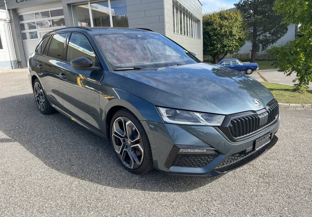 SKODA Octavia Combi 2.0 TDI RS 4x4 vorführwagen für CHF 39'900,