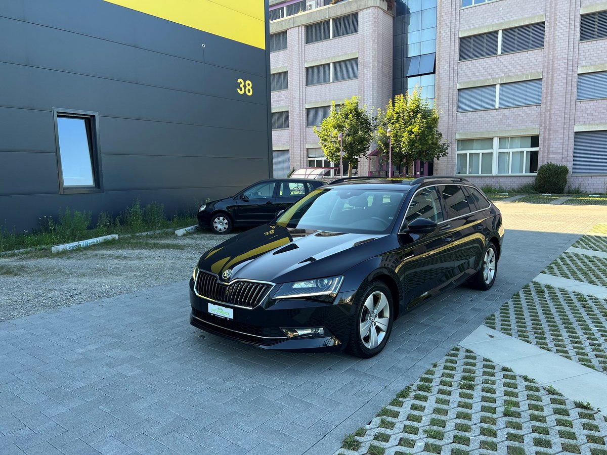 SKODA Superb Combi 2.0 TDi Ambitio gebraucht für CHF 17'900,