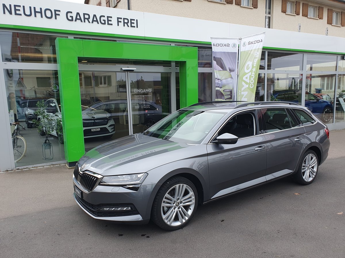 SKODA Superb Combi 2.0 TDi Ambitio gebraucht für CHF 35'900,